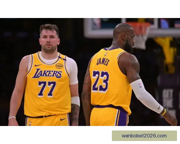 詹姆斯争历史总胜场 东契奇复出迎战哈登精彩对决